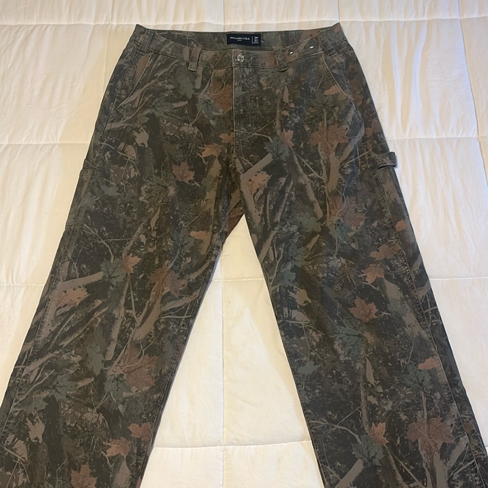 Abercrombie Lose Workwear Pants in Woodland Camo